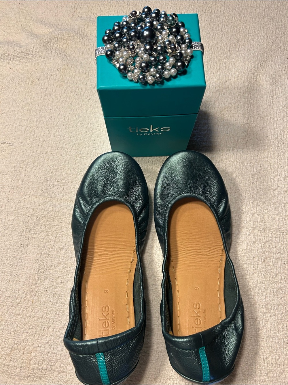Tieks - Tahitian Pearl - Limited Edition
Sz 9